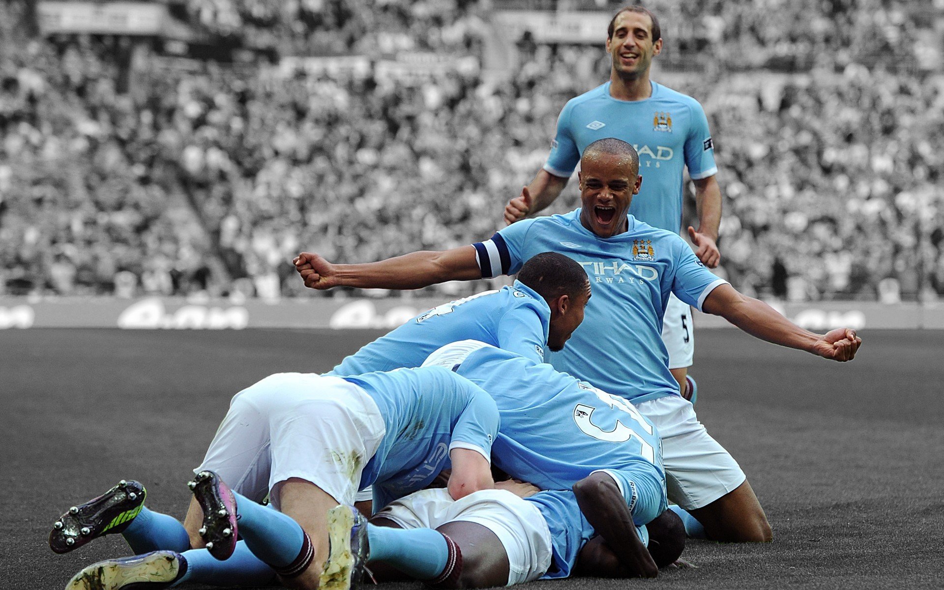 开云手机入口-足球之夜，海港止颓、波尔图绝杀、瓦伦西亚伤情更新